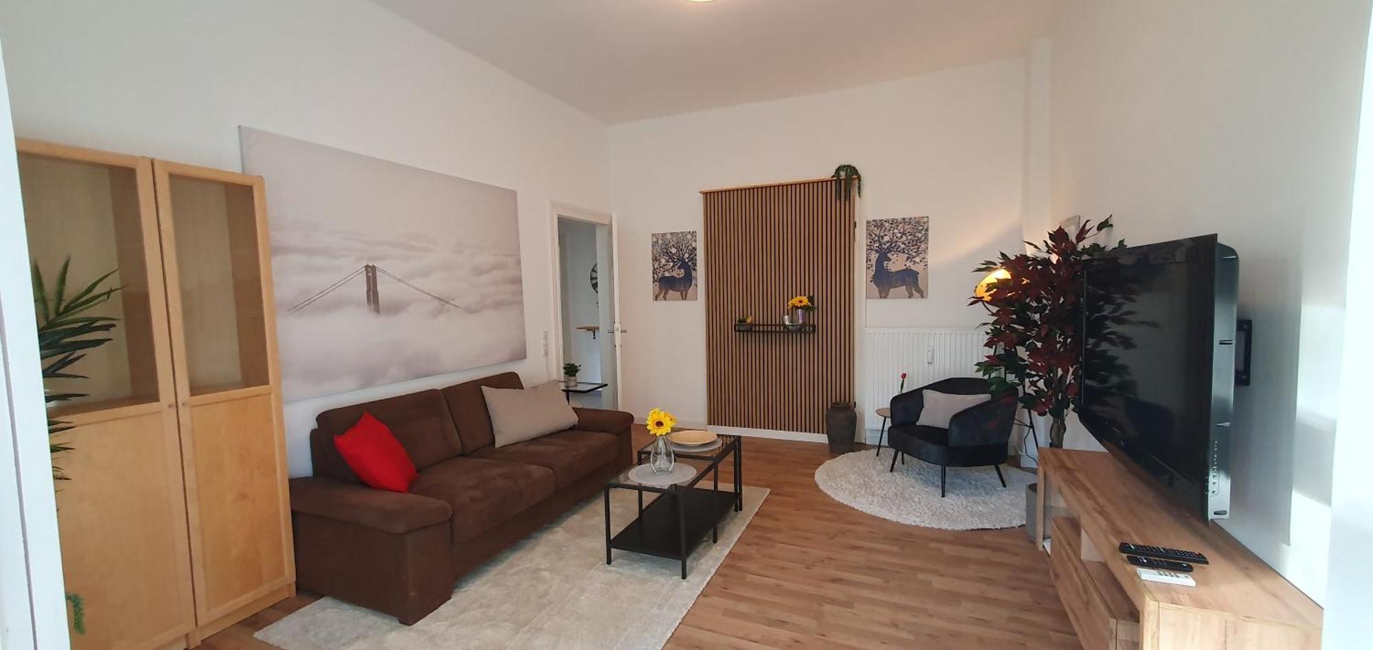 Janpartment - Geraeumig - W-lan - - Garten - Entspannung - Zentral - 10 Min Wv-werk - Carport - 24h Checkin Apartment *